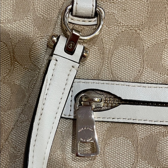 Coach Beige Signature Satchel with gold hardware EUC - Picture 6 of 10